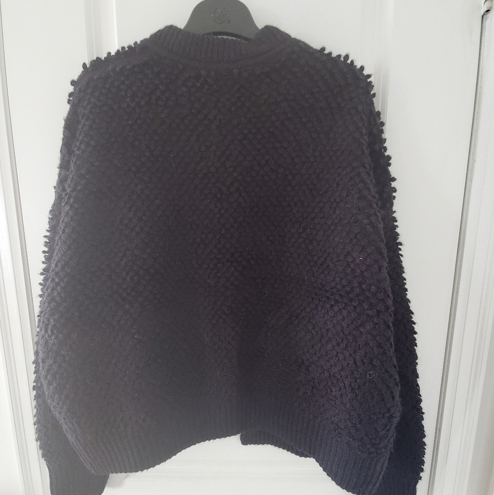 GAP Sweater - Picture 2 of 5
